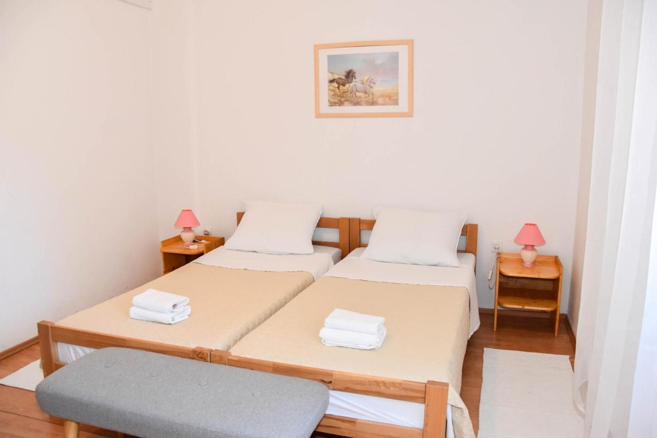 Apartment Tara Biograd Na Moru Esterno foto